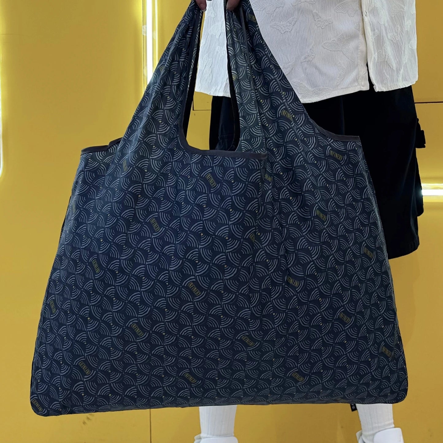 DANA Large Capacity Shoulder Bag