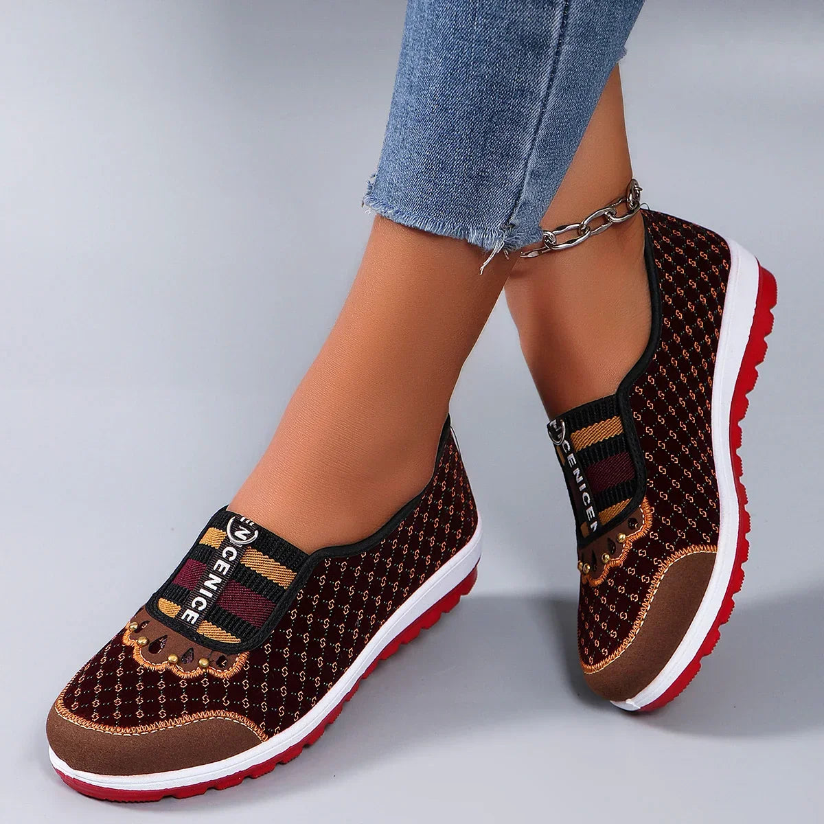 Breathable mesh flat casual sneakers