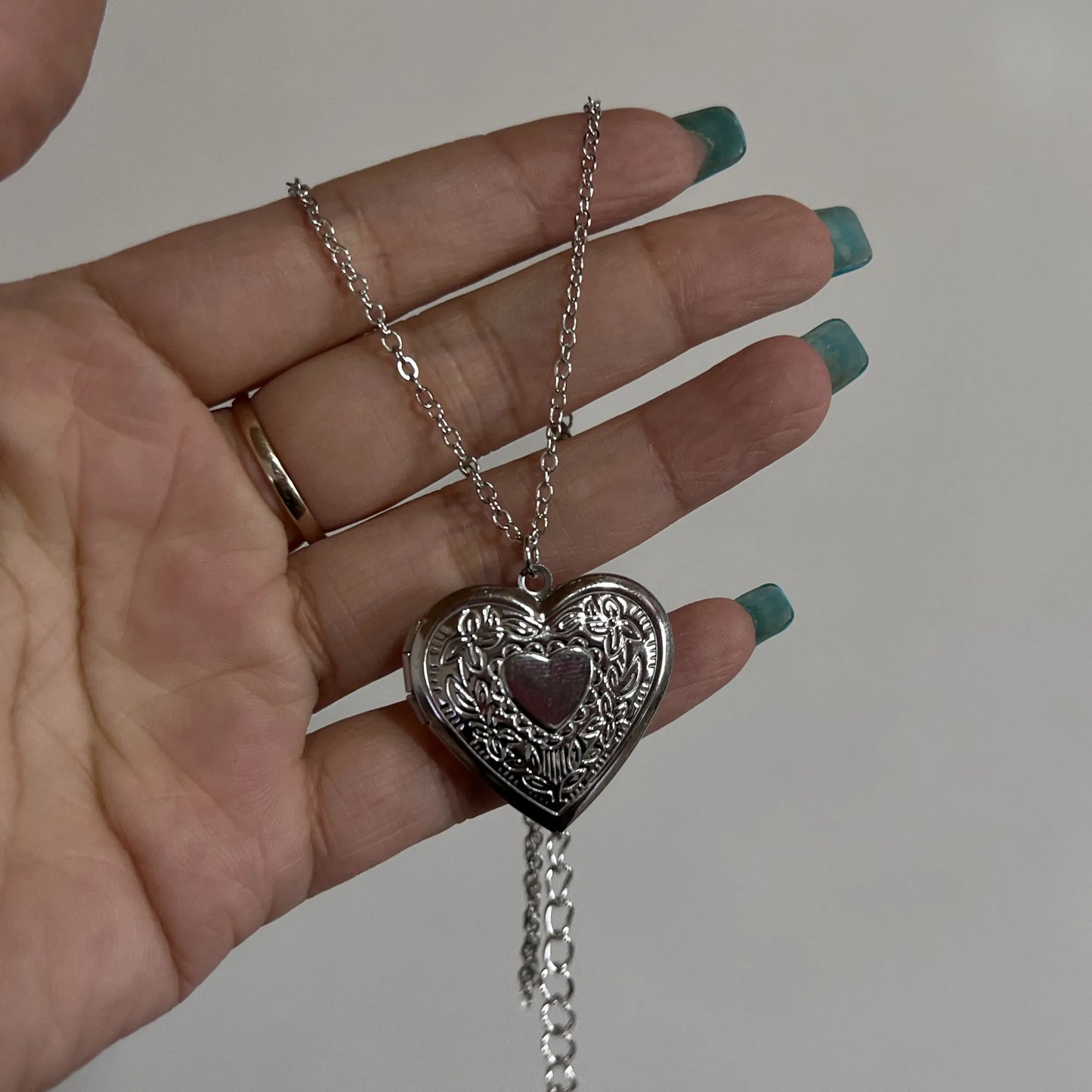 Romantic Heart Photo Locket Frame Pendant Necklace