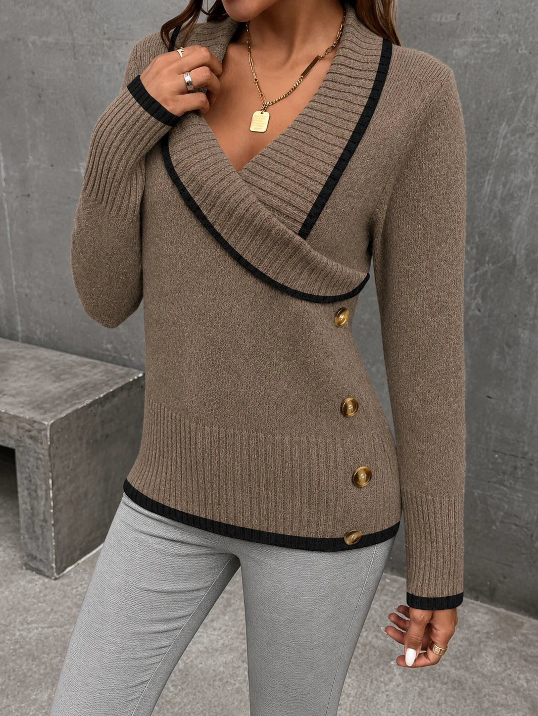 Color Blocking V-Neck Commuter Style Buttoned Long-Sleeved Knit Sweater