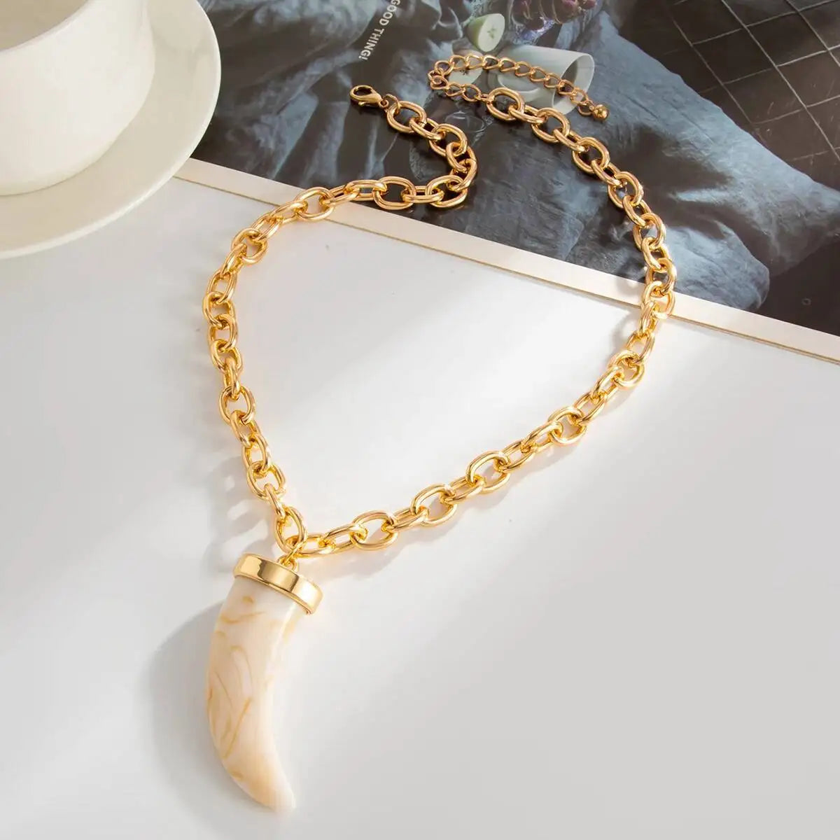 Salircon Imitation Of Cow Horns Acrylic Metal Necklace