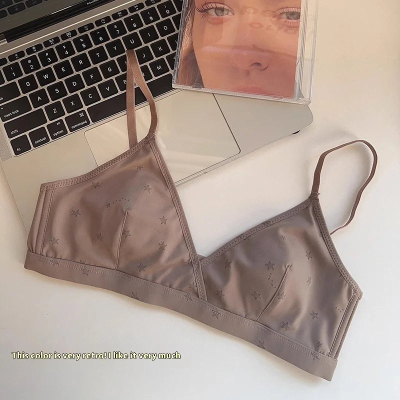 حمالة صدر ملابس داخلية رفيعة على شكل مثلث فرنسي مع صدر صغير