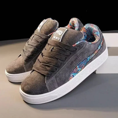 black thick-soled casual Sneakers