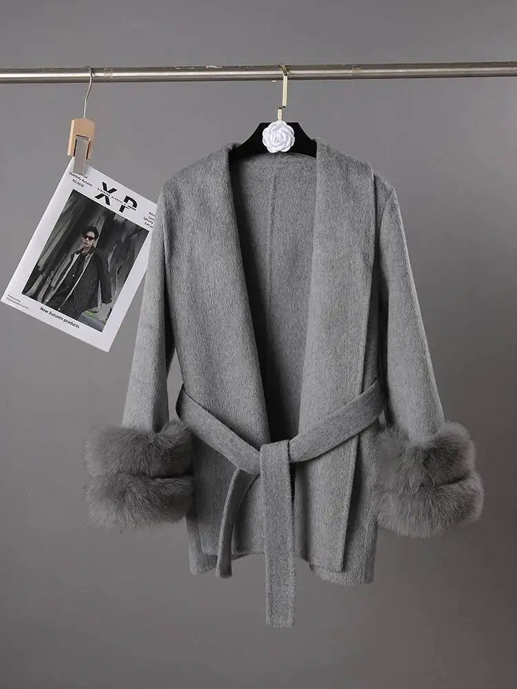 Abrigo de lana de manga larga con forro de piel