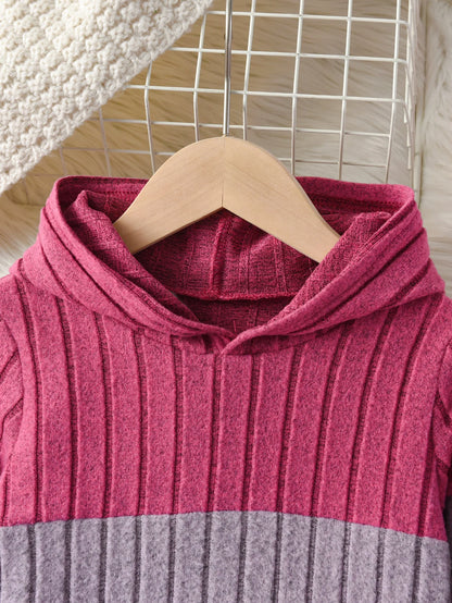 A Two-Piece Set Of Hooded Color-Blocking Tops And Trousers