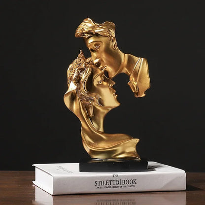 Mini Resin Lovers Statue Figurine Kissing Posture Model Craft Sculpture