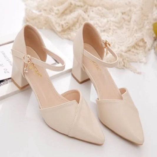 High-heeled shoes
