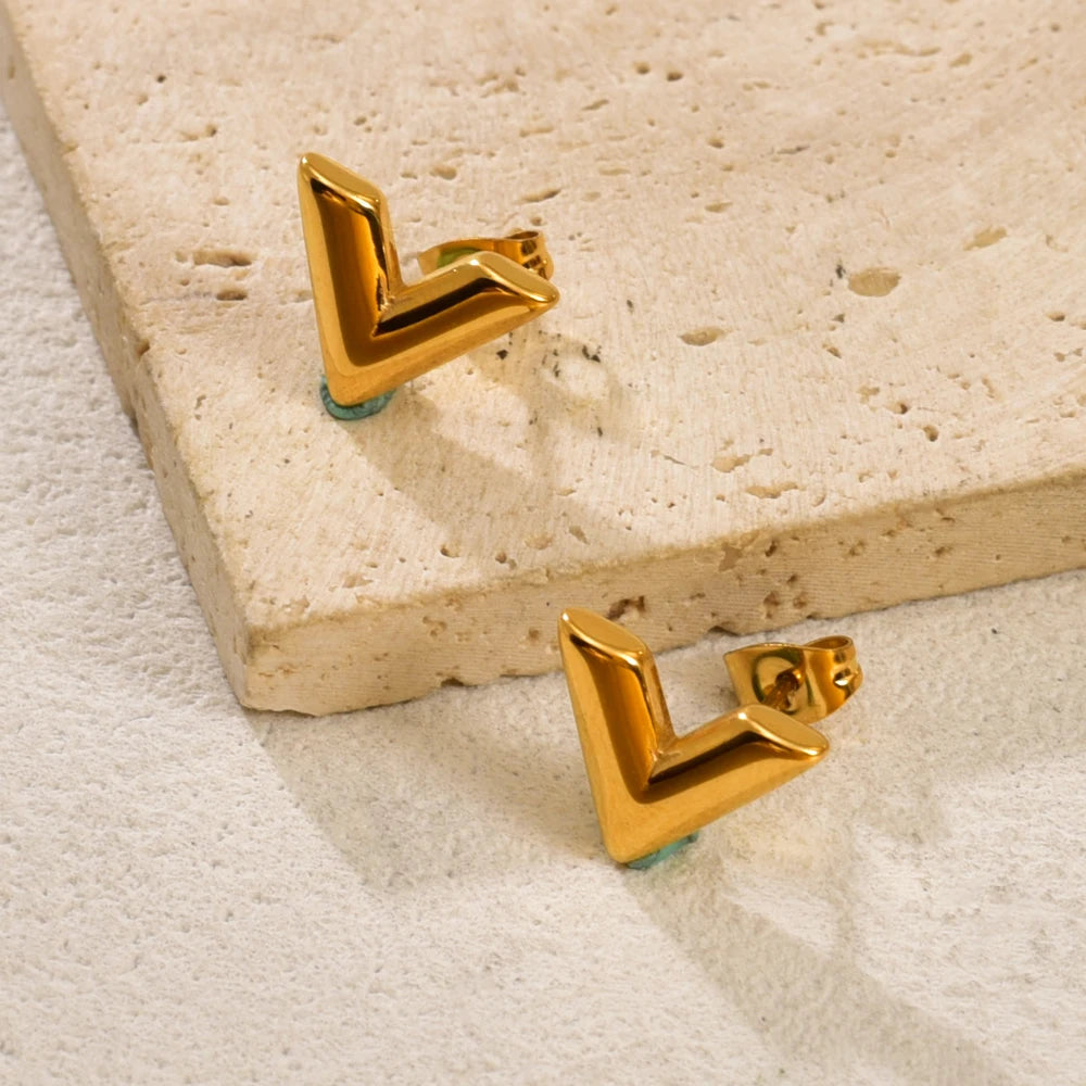 DANA Golden V-shaped small stud earrings
