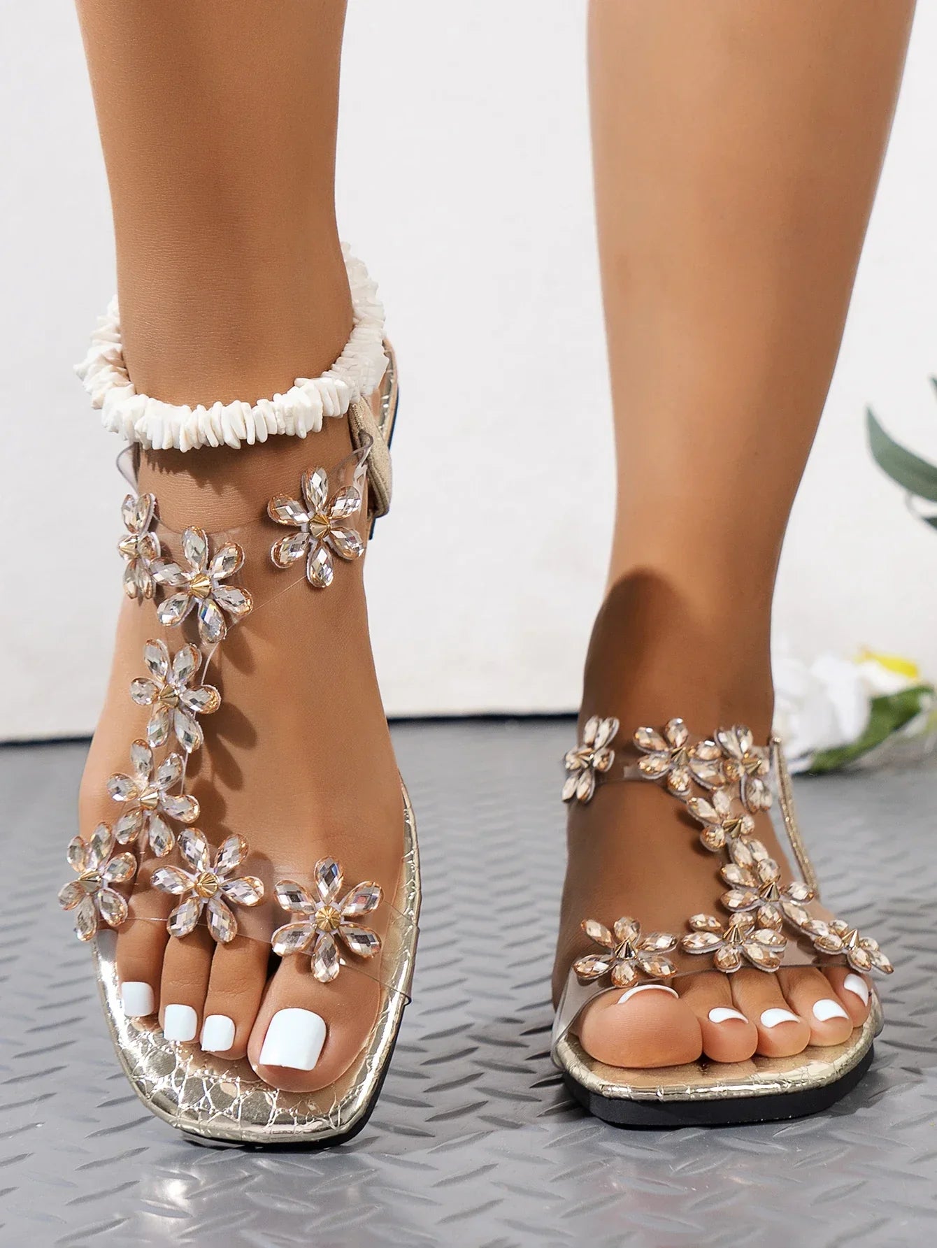 Square flower elastic casual flat sandals