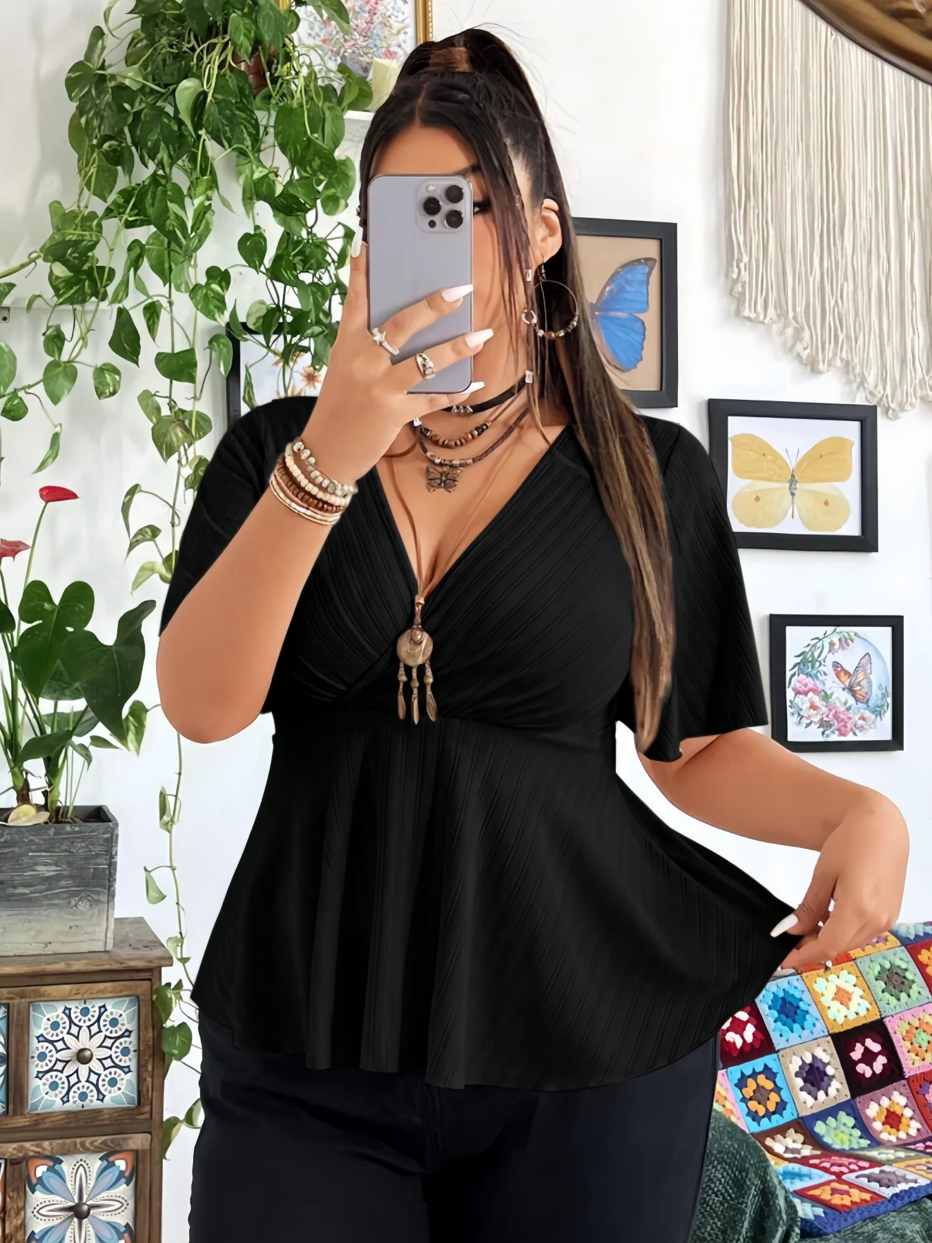 Deep V-neck short-sleeved Shirt
