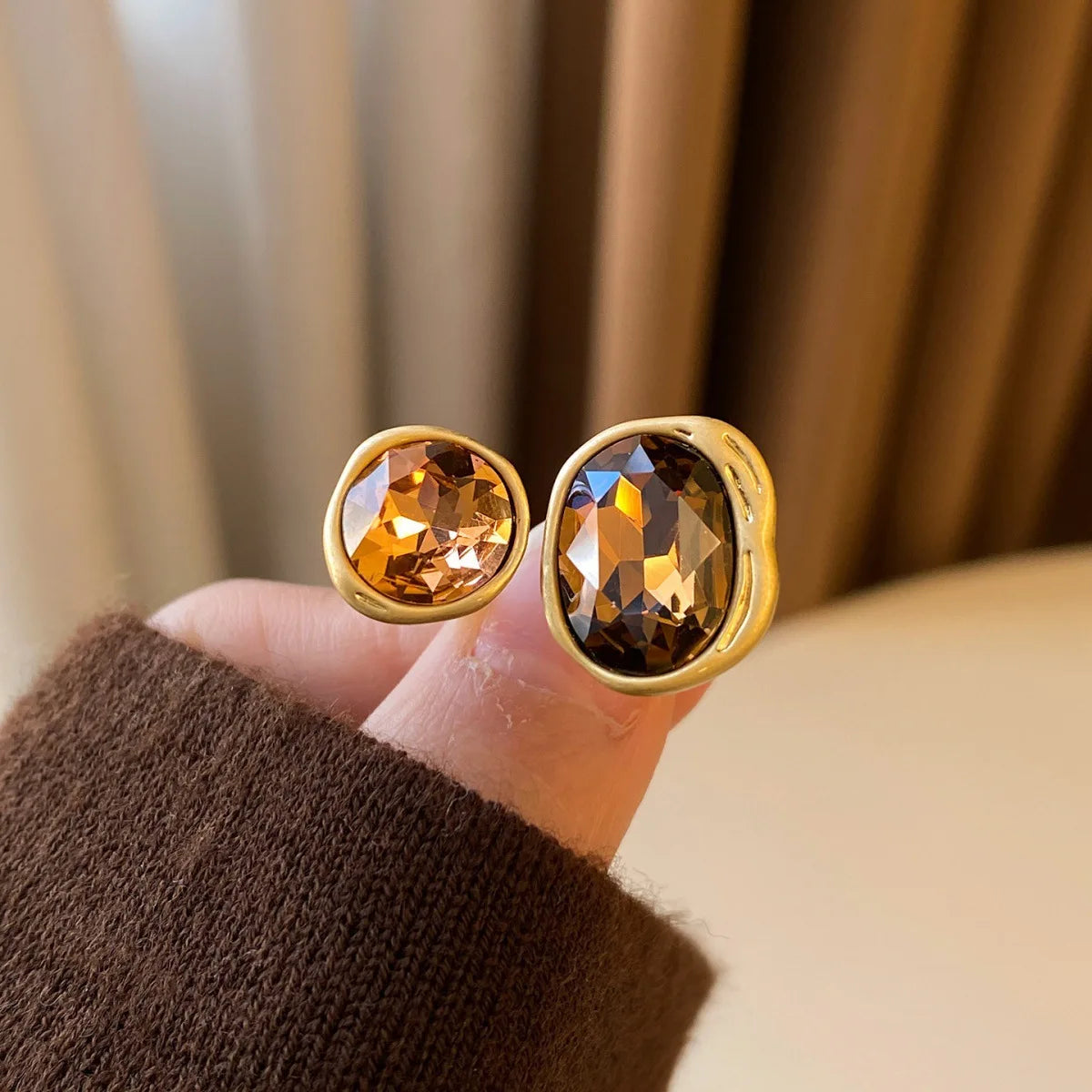 Vintage Brown Crystal Elliptical Luxury Rhinestone Contrasting Geometric Ring