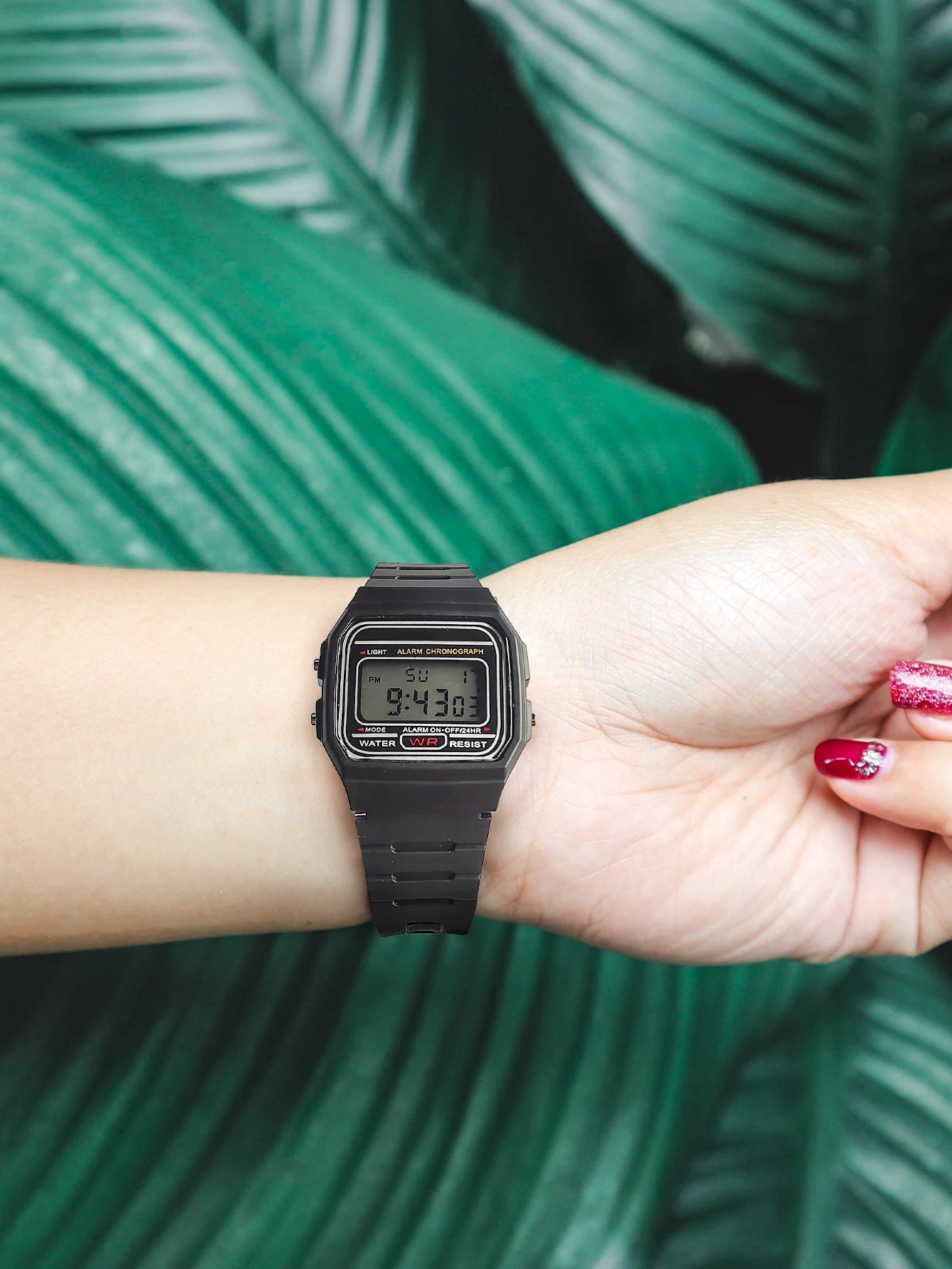 ساعة إلكترونية رقمية LED