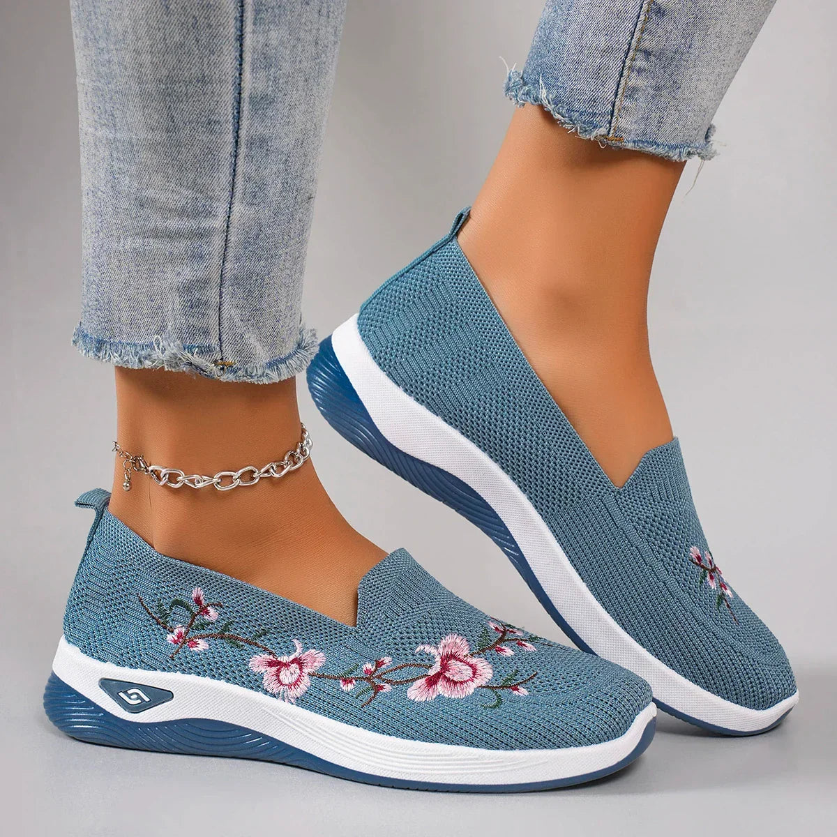 Breathable mesh flat casual sneakers shoes