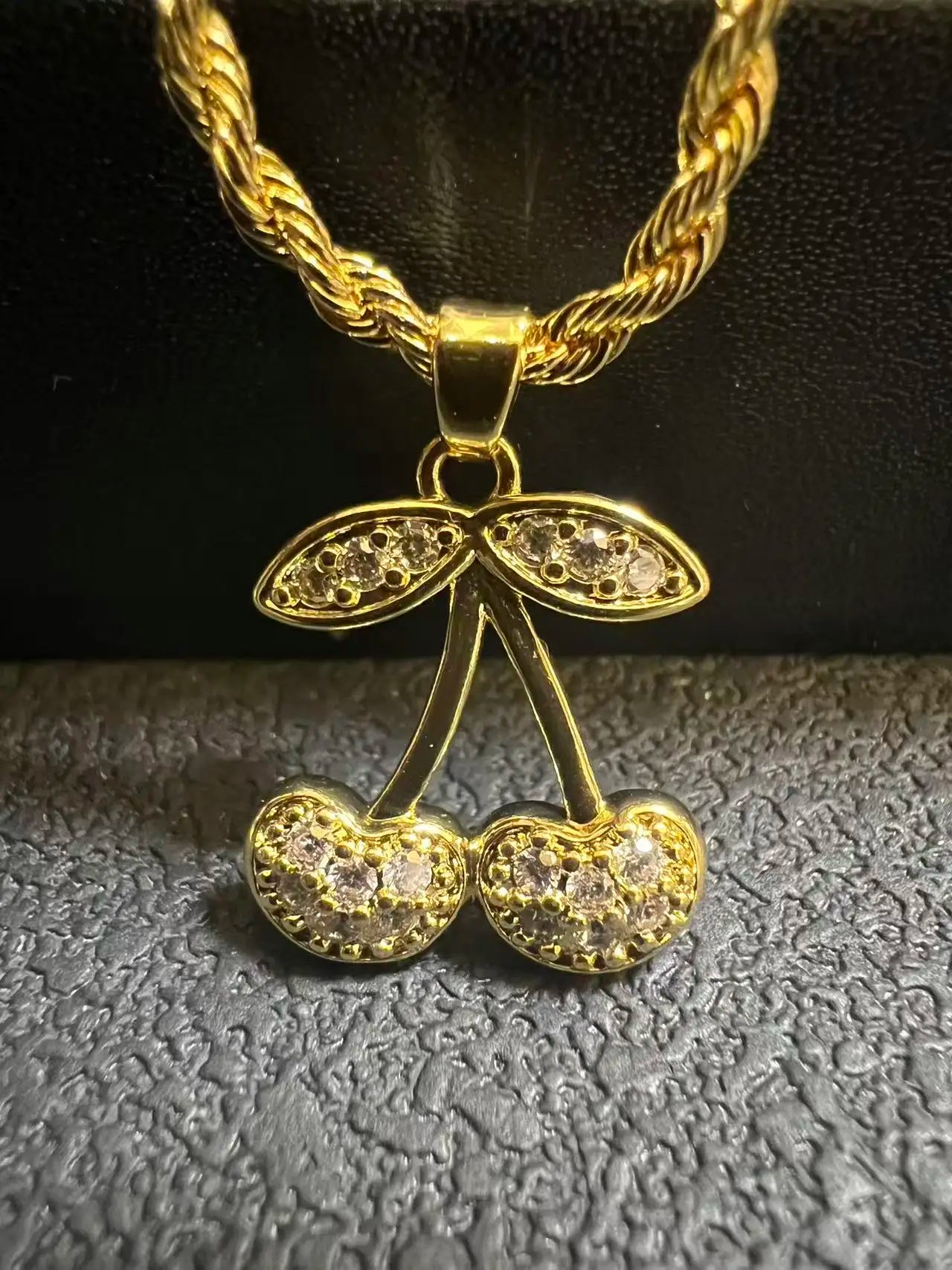 18K Gold Rope Chain Heart Pendant Necklace