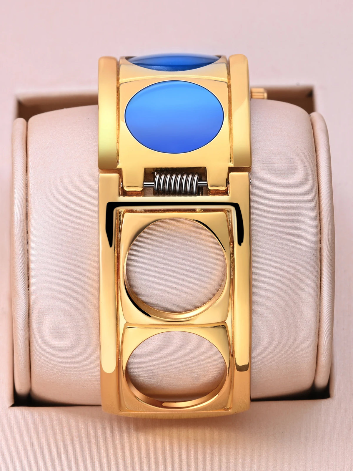 Adjustable Ring Bracelet a Minimalist Distinctive Quartz Watch