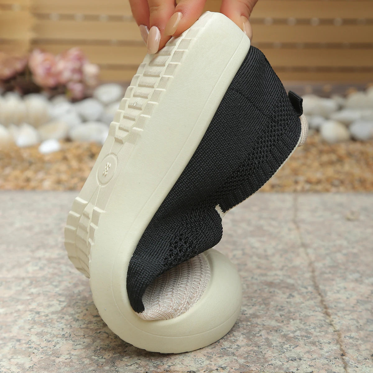 Retro Dual-tone Slip-on Breathable Soft Shoes
