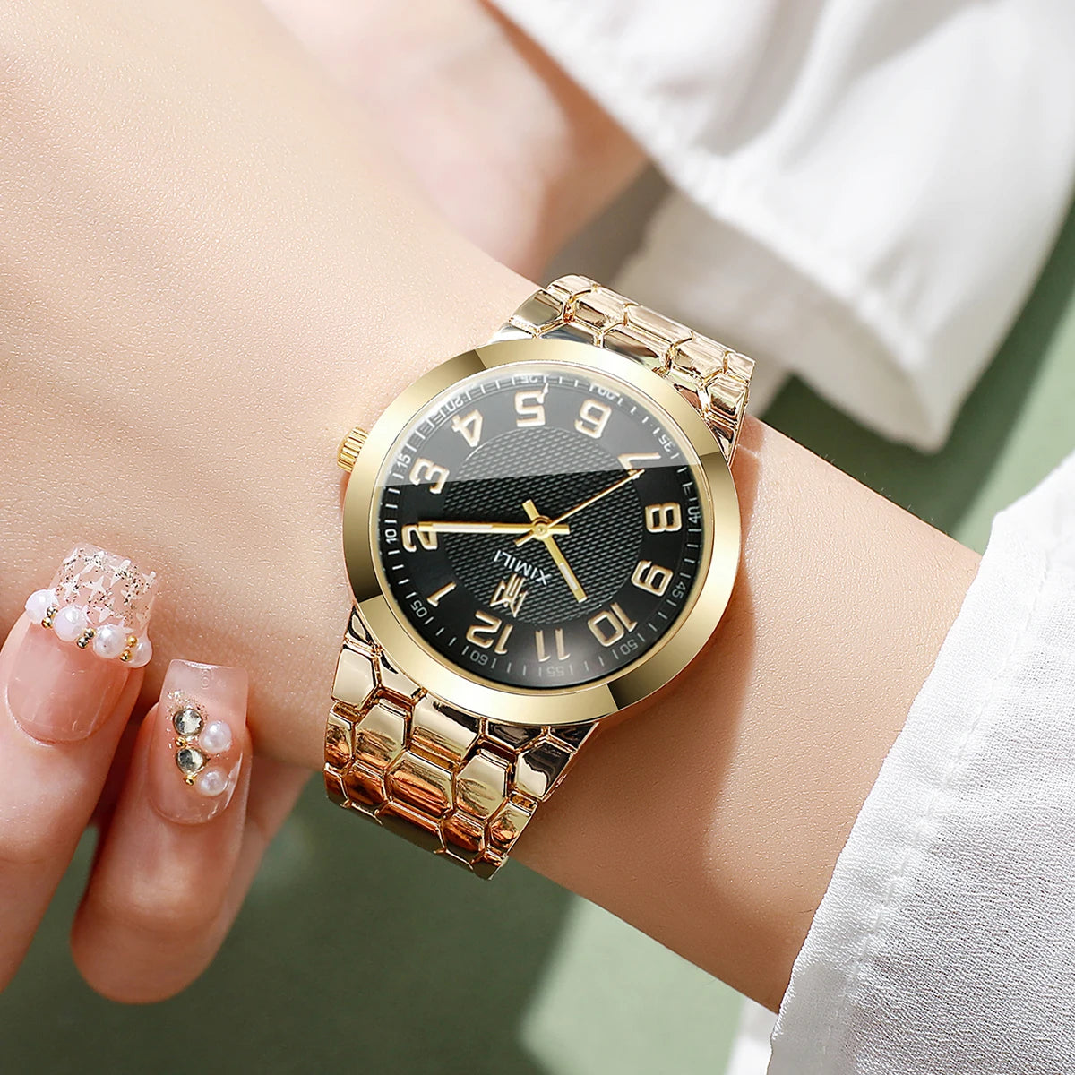 Elegant Arabic Dial Bracelet Strap Ladies Quartz Wristwatches
