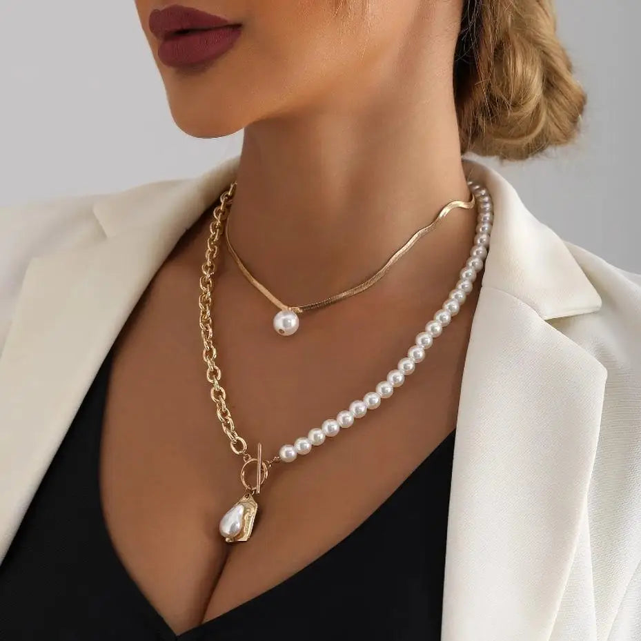 Vintage Baroque Pearl Square Pendant Alloy Pearl Necklace