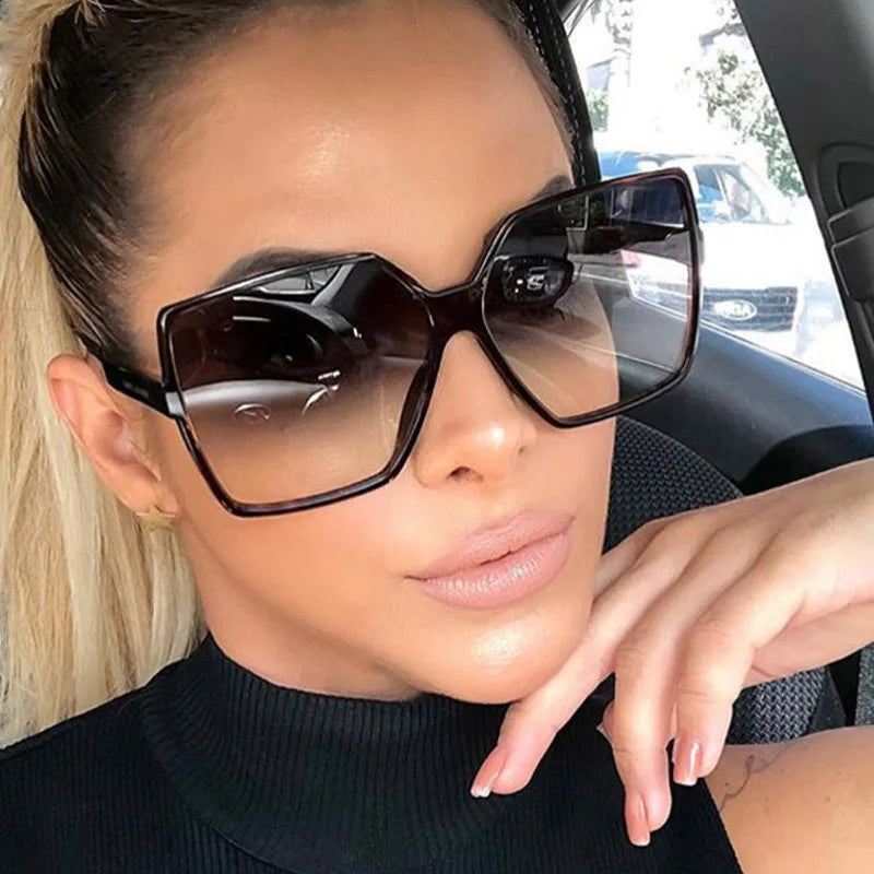 🎁 Vintage Square Big Frame Sun Glasses (100% off)