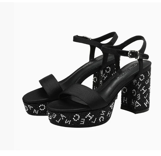 Zapatos de fiesta con pedrería