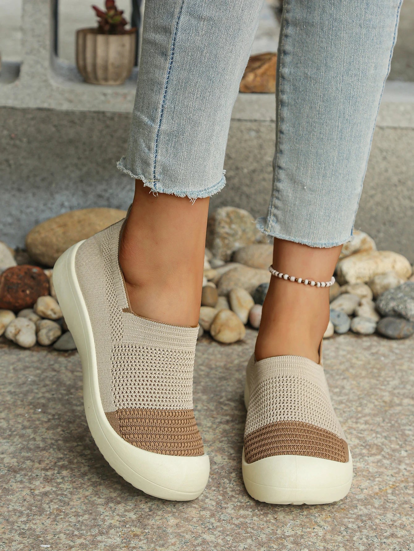 Retro Dual-tone Slip-on Breathable Soft Shoes
