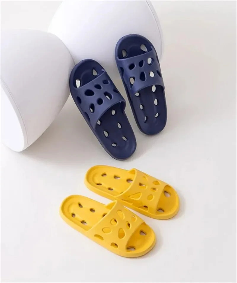 Leaky Bathroom Bathing Slippers