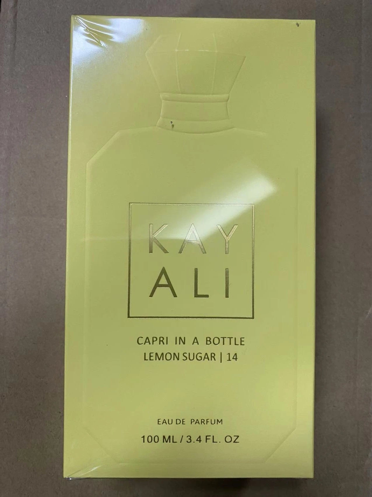 عطر فاخر يدوم طويلاً