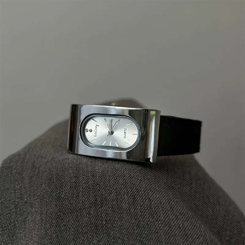 Vintage Rectangular Luxury Quartz Wristwatch