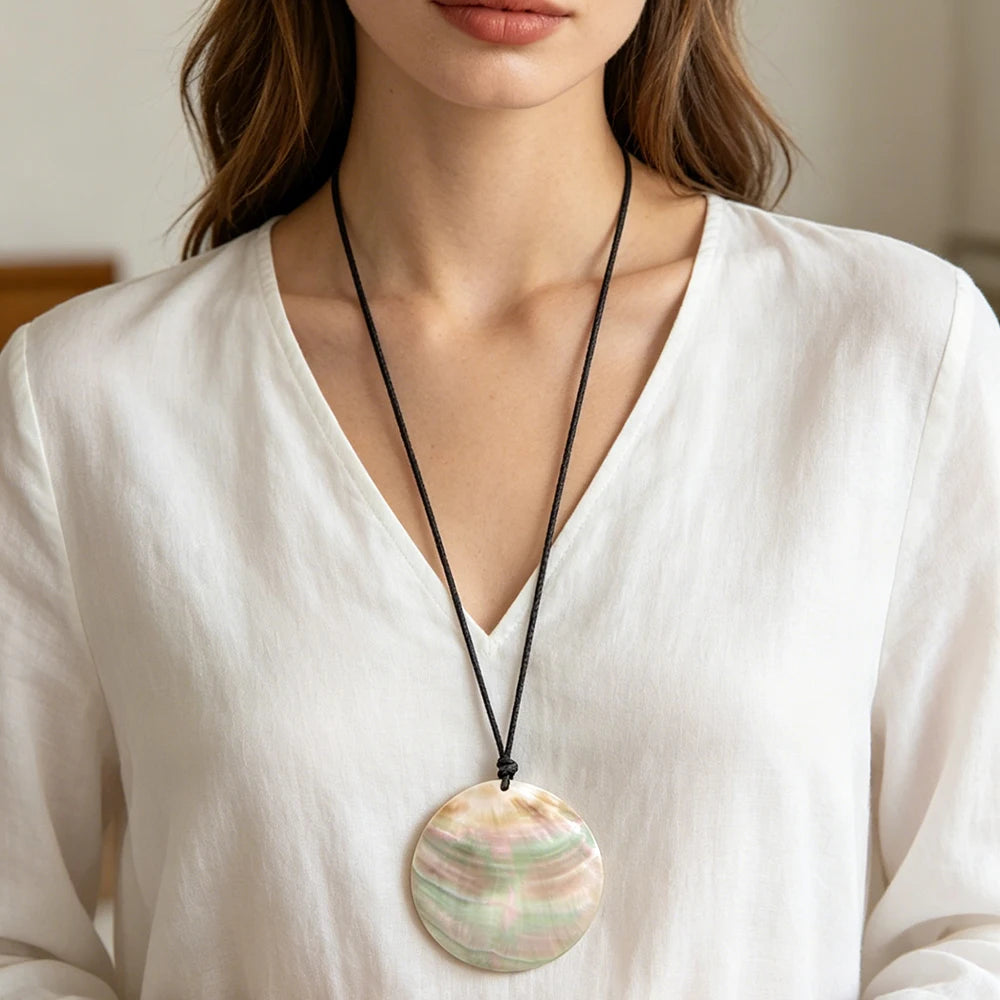 Colorful Large Natural Conch Shell Round Pendant Necklace