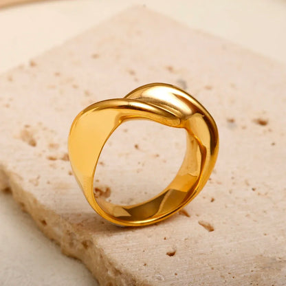 DANA Three-dimensional M Letter Ring