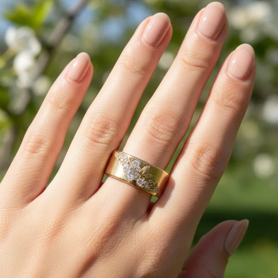 Exquisite Plant Leaf Pattern Gold Wide Face Inlaid with Zircon Finger Rings