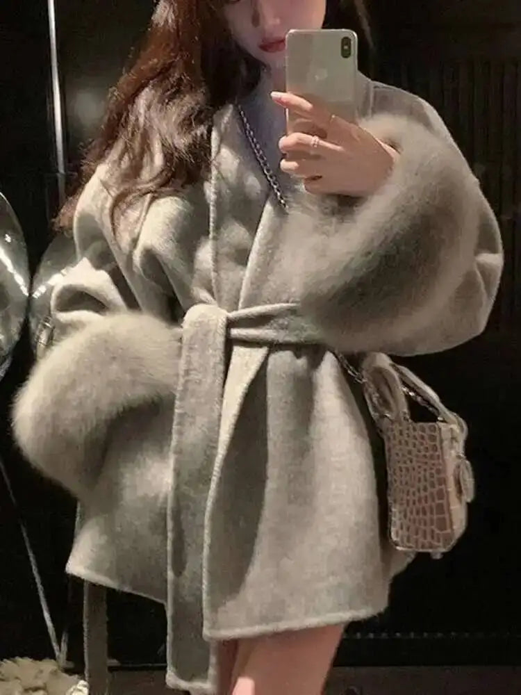 Abrigo de lana de manga larga con forro de piel