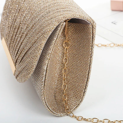 Pop metal chain shoulder bag