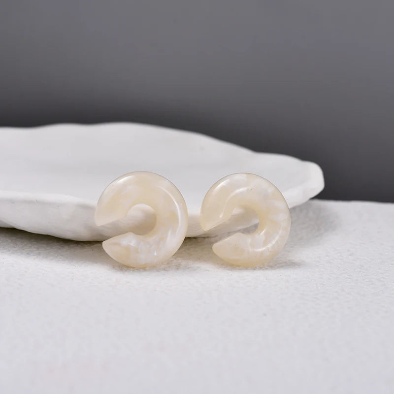 DANA Round Circle Clip Earrings