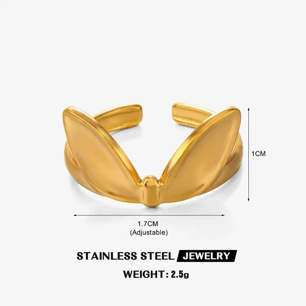 DANA Three-dimensional M Letter Ring