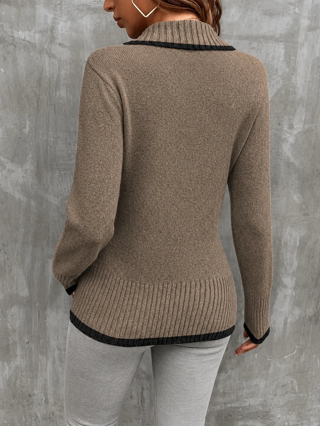 Color Blocking V-Neck Commuter Style Buttoned Long-Sleeved Knit Sweater