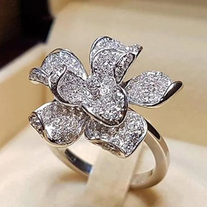 Huitan Flower Shaped Cubic Zirconia Rings