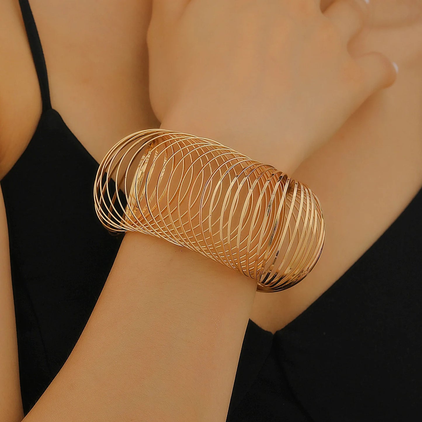 Metal Flat Round Spring Retro Bracelet