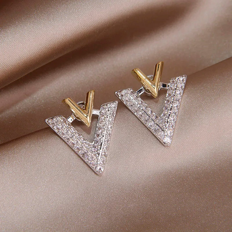 Sight Luxury Metal Letter V Stud Earrings