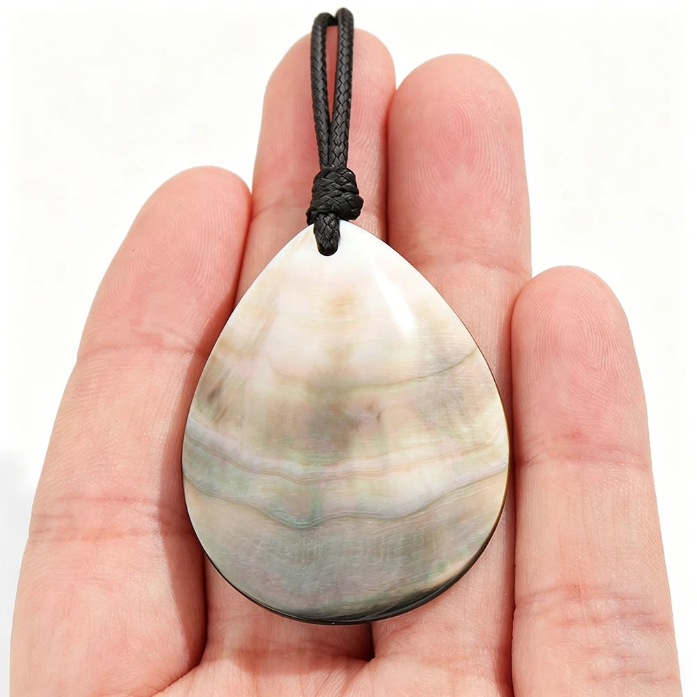 Colorful Large Natural Conch Shell Round Pendant Necklace