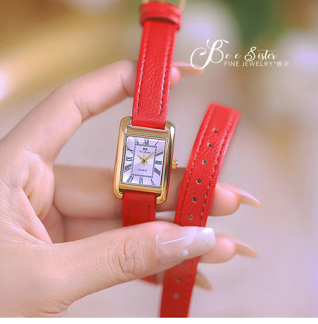 ساعة مربعة من الجلد باللون الوردي الذهبي العتيق