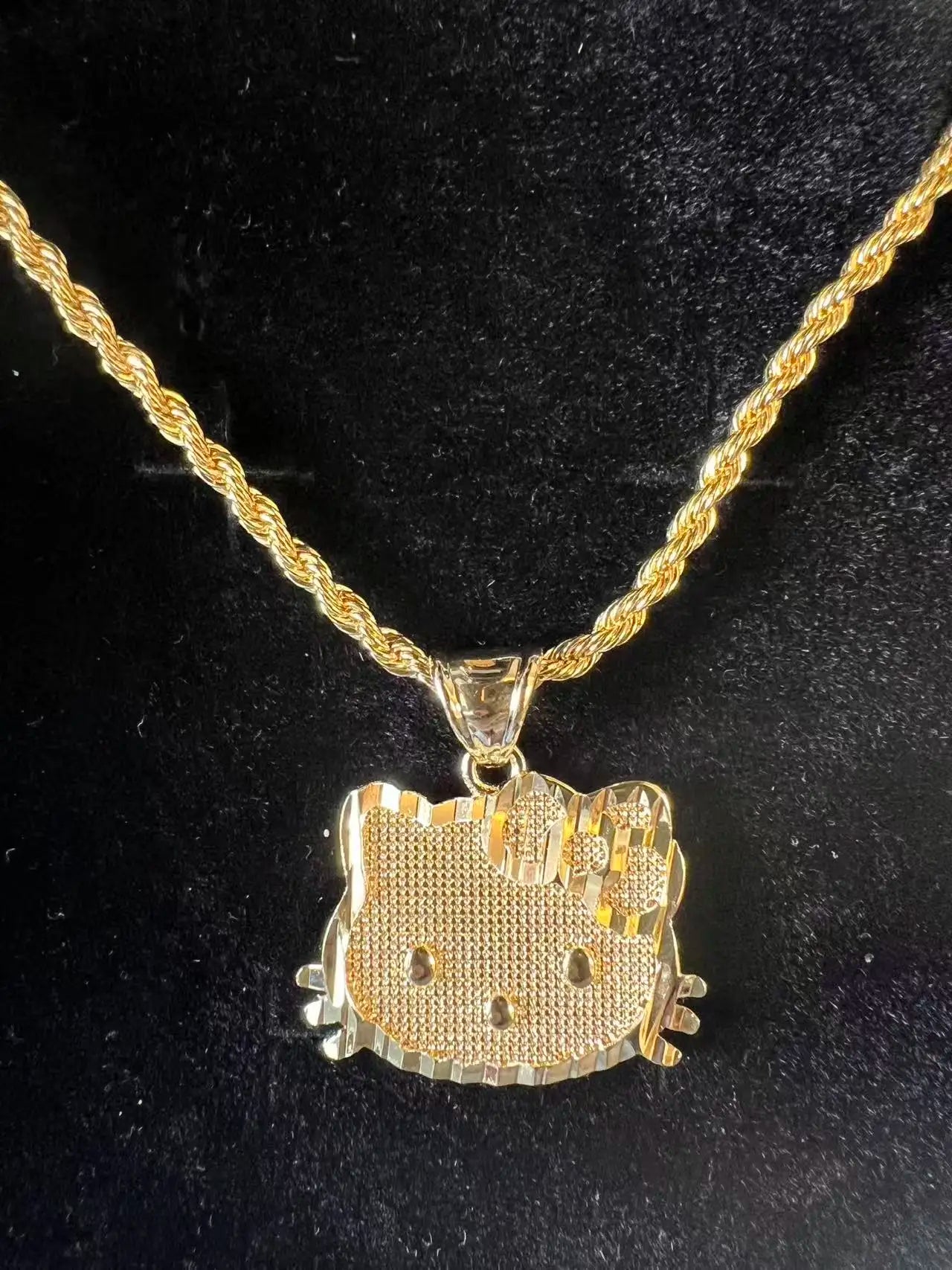 18K Gold Rope Chain Heart Pendant Necklace