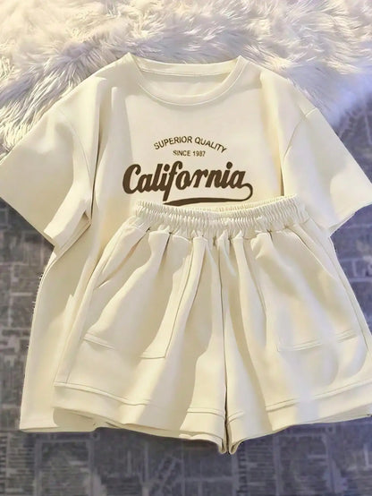 Short sleeved T-shirt paired with casual shorts Set