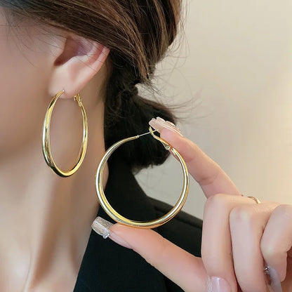 DANA Exaggerated Big Circle Hoop Earrings
