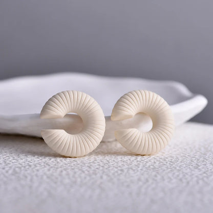 DANA Round Circle Clip Earrings