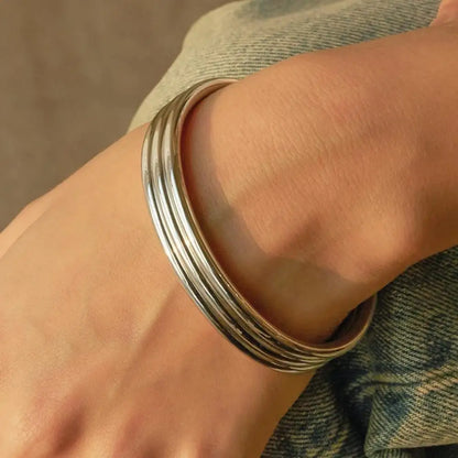 Round Minimalist Gold Bangle Bracelets