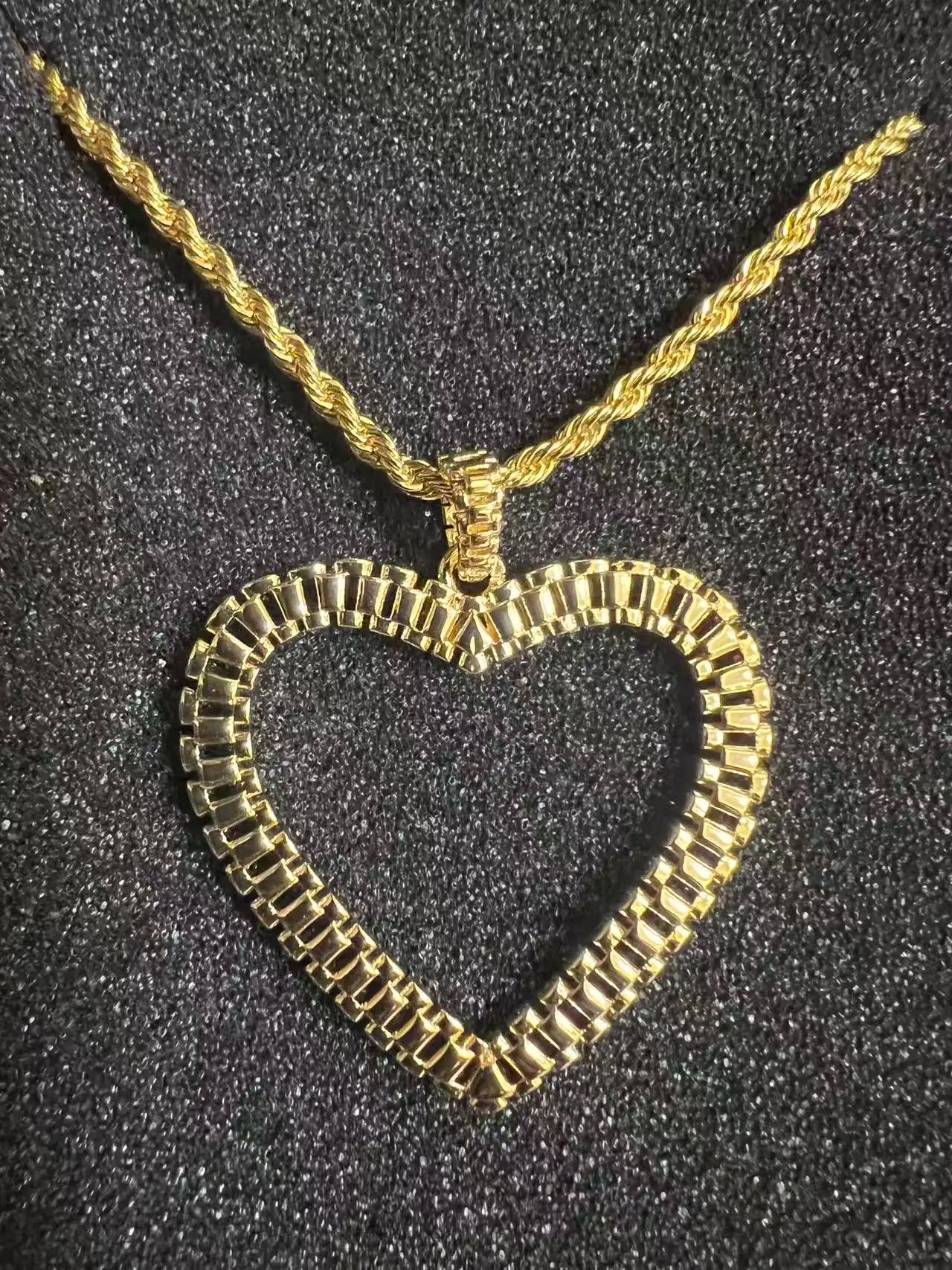 18K Gold Rope Chain Heart Pendant Necklace