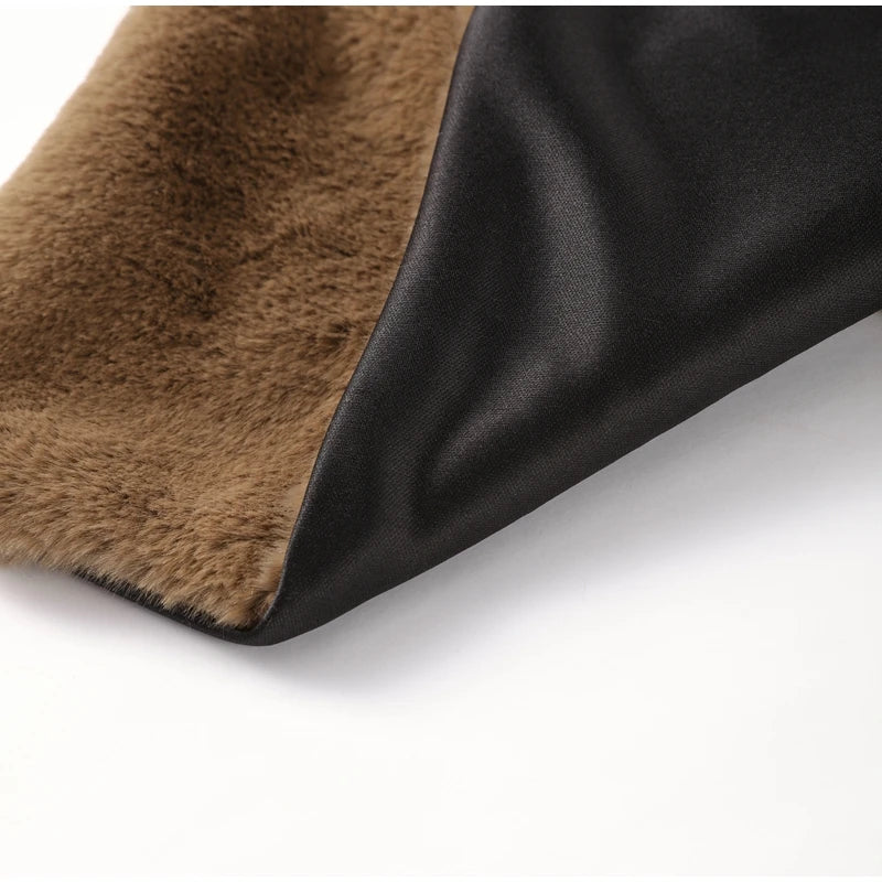 Elegantes abrigos de piel de manga larga