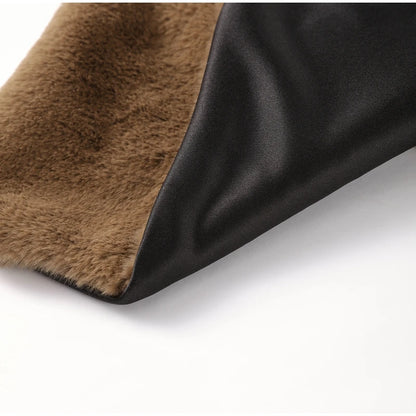 Elegantes abrigos de piel de manga larga