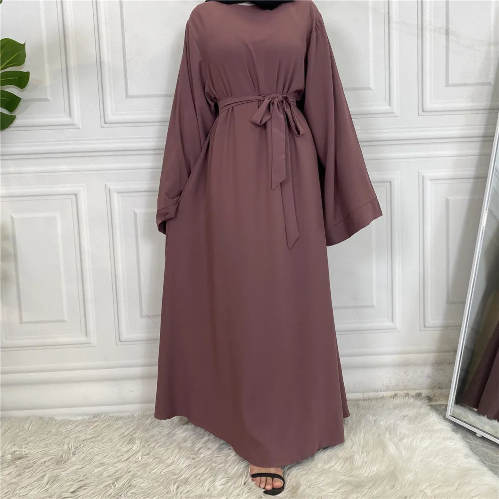 عباية وقفطان طويلة بطابع اسلامي 
